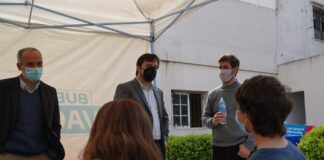 Kreplak y Ustarroz recorrieron centros de vacunación a menores y segundas dosis