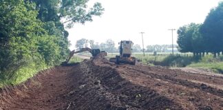 Continúan los trabajos en caminos para accesos a escuelas rurales