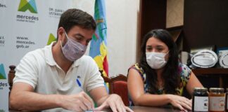 Municipio firma convenio por productos de calidad para la niñez