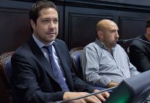 Lalo Révora con Máximo Kirchner en reunión del PJ bonaerense