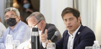 Kicillof anunció la vacunación libre de dosis de refuerzo para personas mayores de 30 años