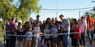 Ustarroz inauguró la obra de pavimento en Barrio Unidad y Progreso