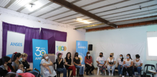 RAVERTA VISITÓ EL BARRIO 21-24 Y CONVERSÓ CON FUTURAS MAMÁS