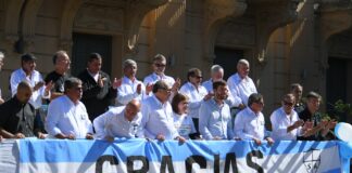 Histórico desfile en homenaje a los Veteranos de Malvinas