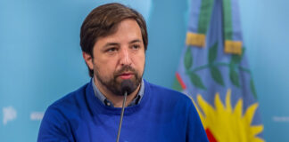 Kreplak exhortó a «volver al barbijo en los lugares cerrados”