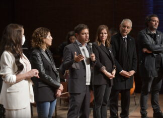 Kicillof encabezó las celebraciones por el 212° aniversario de la Revolución de Mayo
