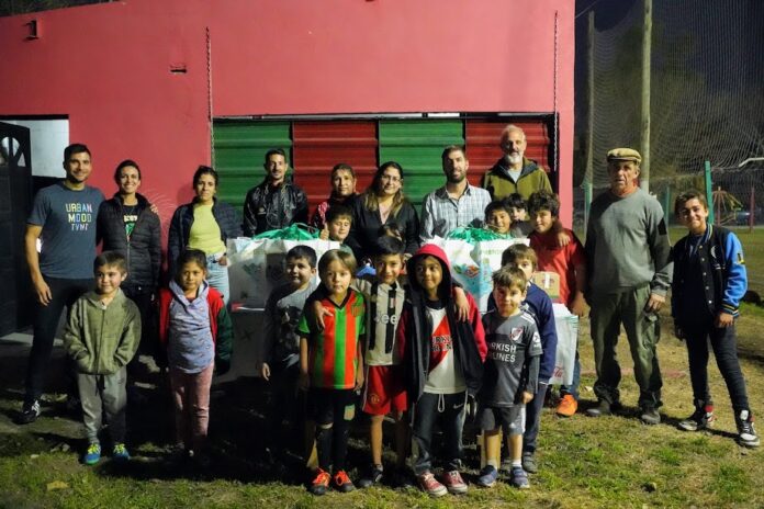 USTARROZ VISITO CLUB DE GOWLAND