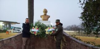 Colocan ofrendas florales por Martín Miguel de Güemes