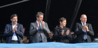 Kicillof tomó juramento de fidelidad a la Bandera Nacional a cadetes de la Policía de la Provincia