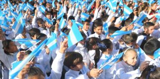 Ustarroz encabezó el acto de “Promesa a la Bandera”