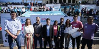Ustarroz en la presentación de la Copa Buenos Aires de Atletismo junto a Kicillof