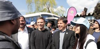 Kicillof acompañó a más de 200 jóvenes de Escobar que iniciaron sus viajes de fin de curso