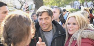 Kicillof participó de la manifestación en Plaza de Mayo en repudio al atendado contra Cristina Kirchner