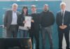 Kicillof entregó 301 títulos de propiedad a familias y entidades de Bragado Además, el Gobernador visitó una fábrica de espumas y colchones que proyecta nuevas inversiones.