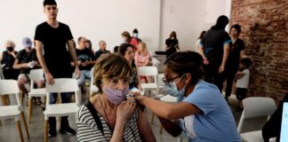La Ciudad de Buenos Aires abre cinco nuevos centros de vacunación COVID-19