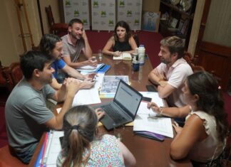 Reunión de trabajo y gestión para ampliar servicios básicos a más de 900 familias