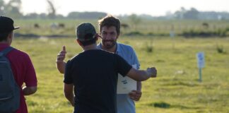 Entregan más terrenos a familias que cumplen el sueño de la casa propia