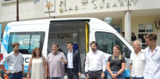 El Ministro de Salud bonaerense concretó la entrega de una ambulancia en Mercedes