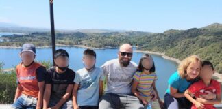 Convocan a bonaerenses a postularse para adoptar a cuatro hermanitos