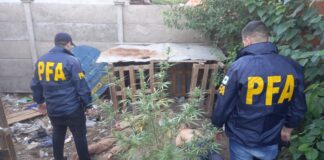 AGENTES DE LA POLÍCIA FEDERAL ARGENTINA, REALIZO DOS ALLANAMIENTOS POR VENTA DE DROGAS EN LA LOCALIDAD DE MORENO