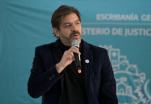 Carlos Bianco en Radio Con Vos: «Si Aníbal Fernández conoce tanto la provincia que se presente en las PASO para gobernador con Alberto de presidente»