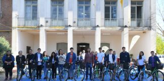 Bicicletas como premio a estudiantes de Industrial por proyecto de reciclaje