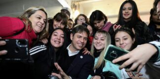 Kicillof: “La entrega de computadoras es para que todos partan desde el mismo lugar: sin igualdad de oportunidades no hay libertad”