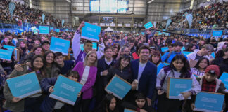 Kicillof entregó 2.966 computadoras a estudiantes de La Matanza