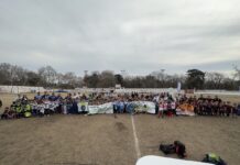 Niños y niñas en el mundialito de invierno en la liga mercedina de fútbol