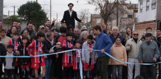 Ustarroz inauguró pavimento y obras hídricas en Barrio Esperanza