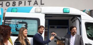 Mercedes: Kreplak entregó dos ambulancias y equipamiento