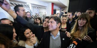 Kicillof entregó 614 computadoras a estudiantes de La Matanza