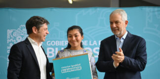 Kicillof y Alak entregaron computadoras a estudiantes de La Plata