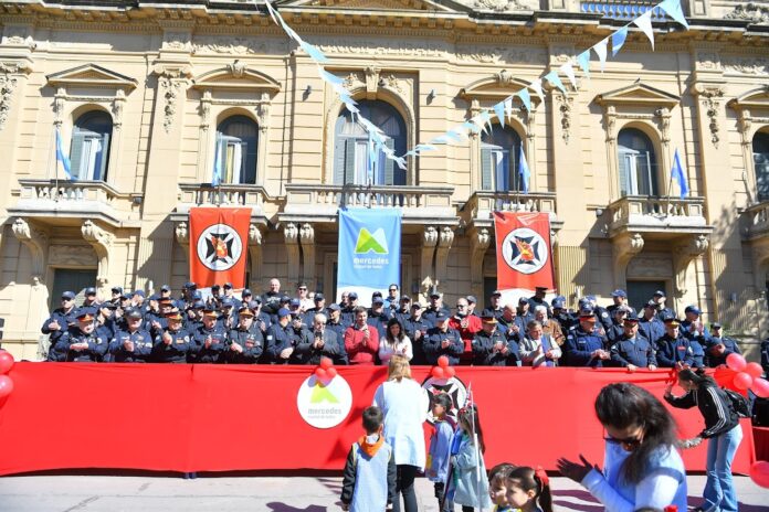 DESFILE BOMBEROS TAPA