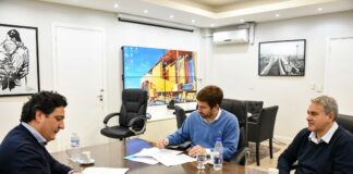 Ustarroz firma convenio con Trenes Argentinos en beneficio de Gowland y Jofré