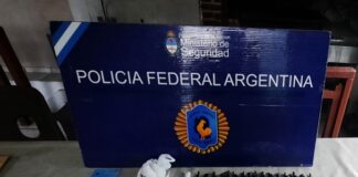 LA POLÍCIA FEDERAL ARGENTINA, REALIZO DOS ALLANAMIENTOS POR VENTA DE DROGAS EN LA LOCALIDAD DE CARMEN DE ARECO.