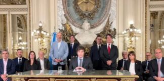 Javier Milei presentó el DNU que modifica 300 leyes y abre la economía