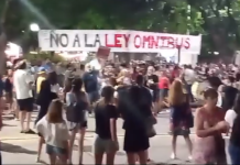 En Mercedes también marcharon contra el DNU de Javier Milei