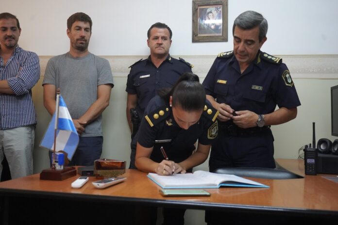 POLICIA