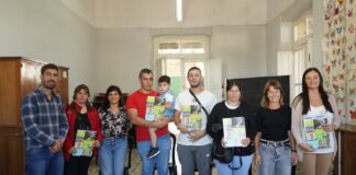 Ustarroz y Provincia entregaron créditos a familias desde “Buenos Aires Crea”