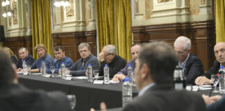 Kicillof recibió a representantes de la Mesa Agropecuaria
