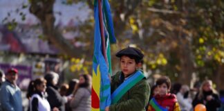 Histórico desfile en homenaje a la educación de Mercedes