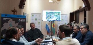 Ustarroz y miembros del Comité de Cuenca del Río Luján se reunieron por obras