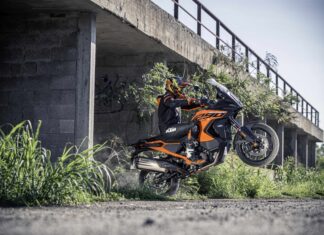 KTM 1290 Super Adventure S, se establece como nuevo referente en su segmento. Diseñada para aquellos que se atreven a explorar lo desconocido.