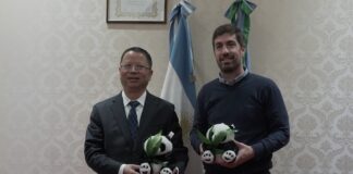 Ustarroz recibió a delegación China para avanzar en intercambios entre comunidades