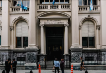 Se demora la salida del billete de $20.000