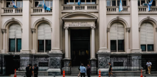 Se demora la salida del billete de $20.000