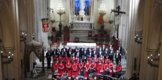 El Coro Municipal celebró sus 10 años con un espectáculo repleto