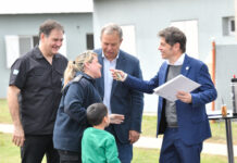 Kicillof entregó viviendas en Almirante Brown