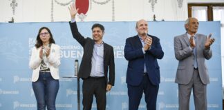 Kicillof entregó viviendas en General La Madrid